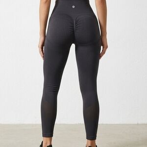Halara Seamless High-Waisted Butt-Lift Leggings - Size L Black